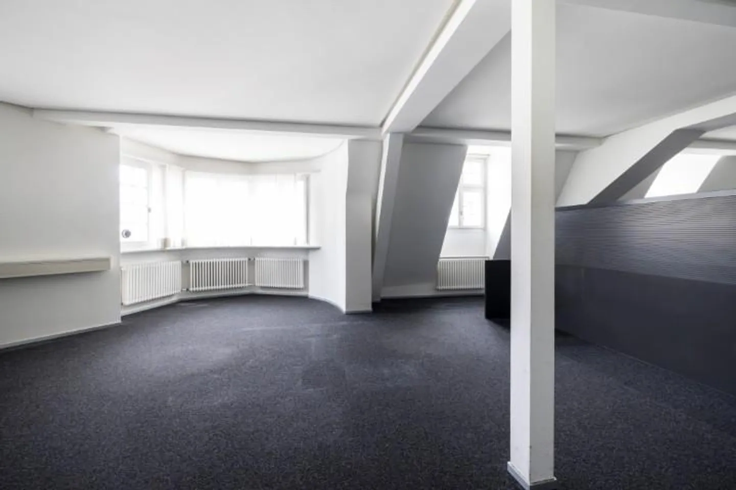 Modern office space - Photo 5 of 7