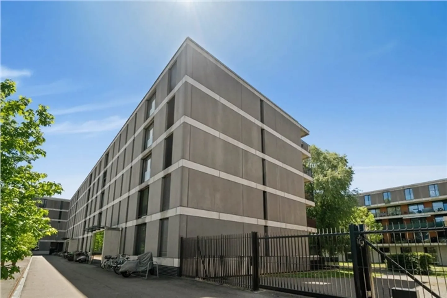 In proximity to the center with a large balcony - Photo 1 of 11