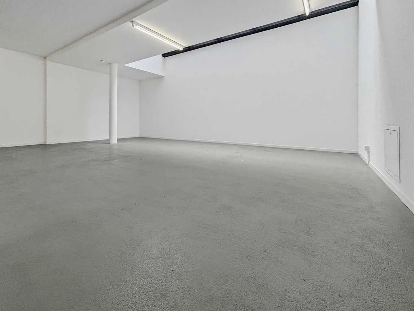Heated 70 m² Craft/Storage Room in the Basement for Sale in Ittigen - Photo 11 of 11