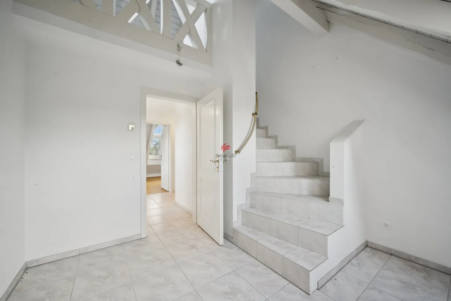 Individual, bright and unique - Photo 2 of 10