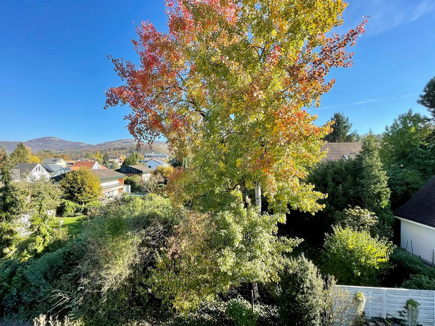 An sonniger, ruhige Lage - inklusive grosse Mansarde 27m2! - Foto 4 von 11