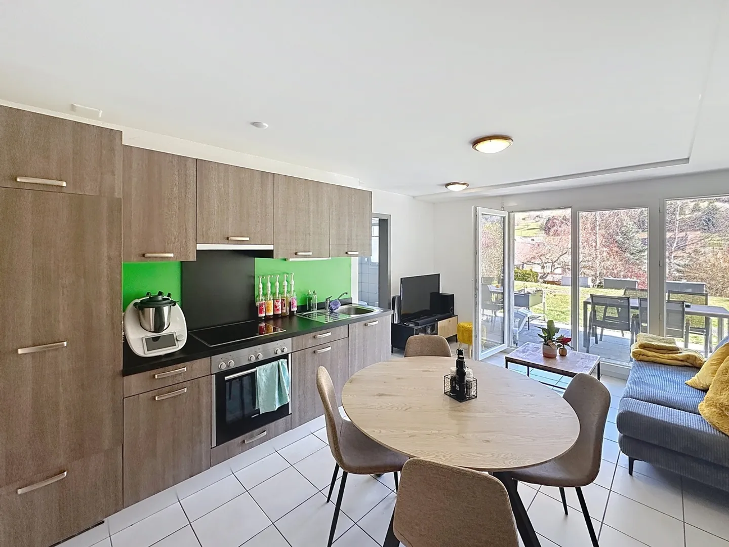 Bungalow individuale affascinante con due appartamenti - Foto 9 di 11