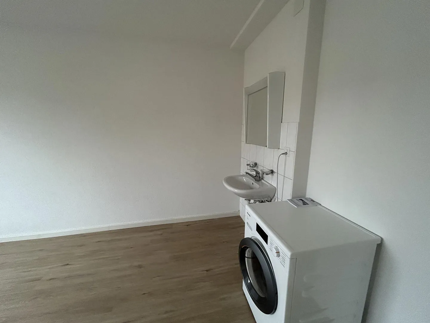 Beautiful newly renovated 4.5 room apartment - Photo 5 of 8