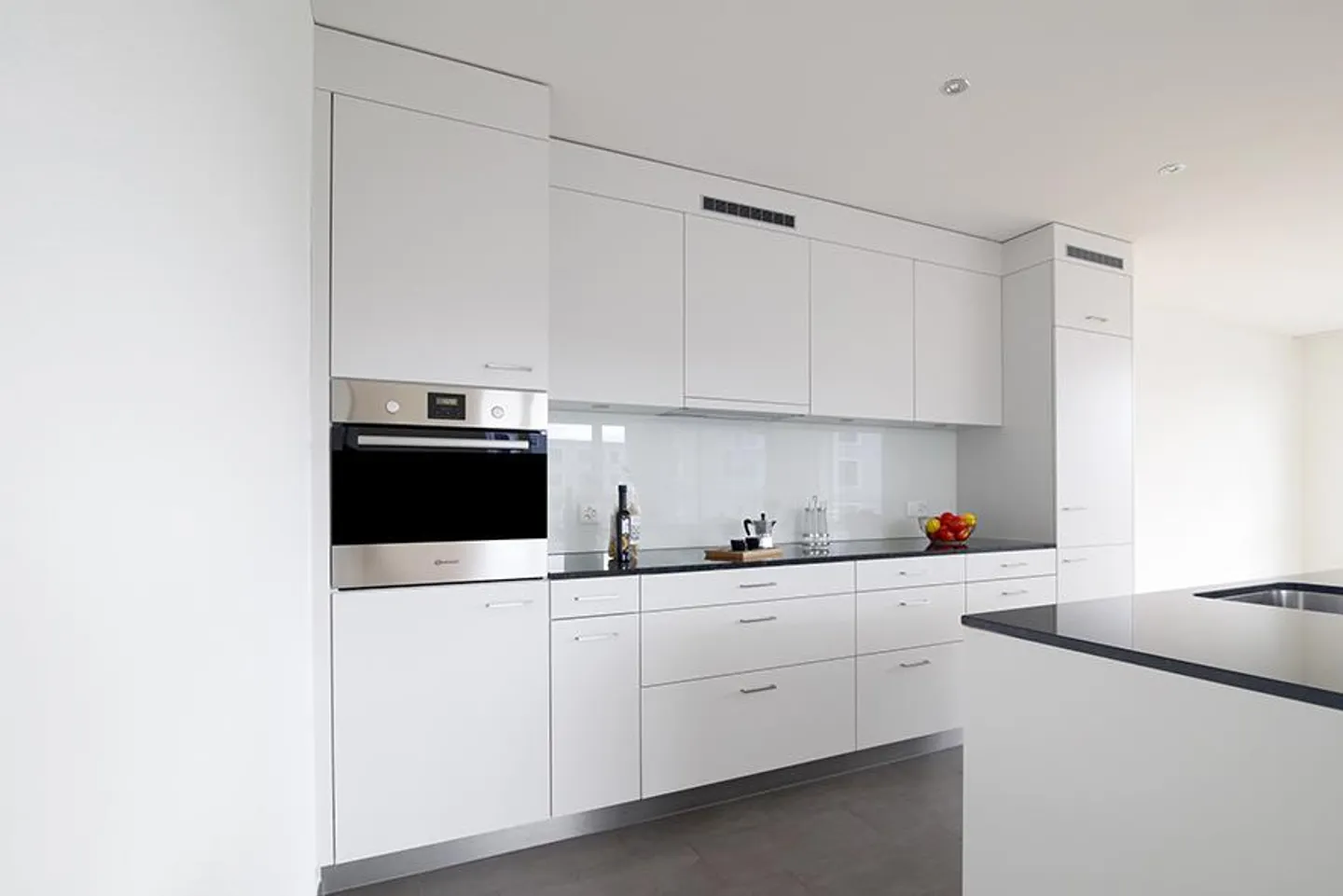 Geräumige Wohnung mit Loggia - Foto 3 von 9