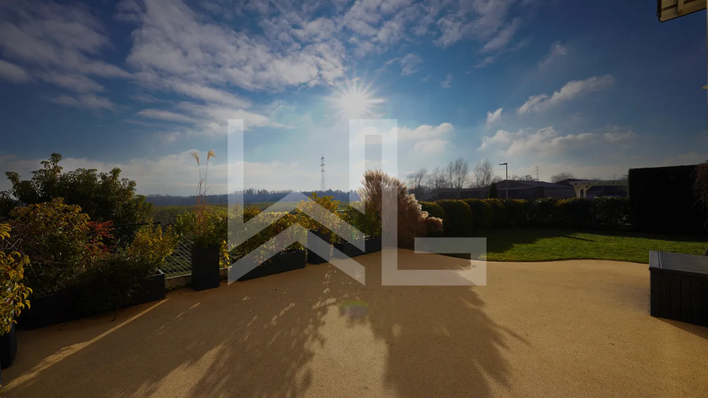 Villa moderne dans un quartier calme - Photo 2 of 20