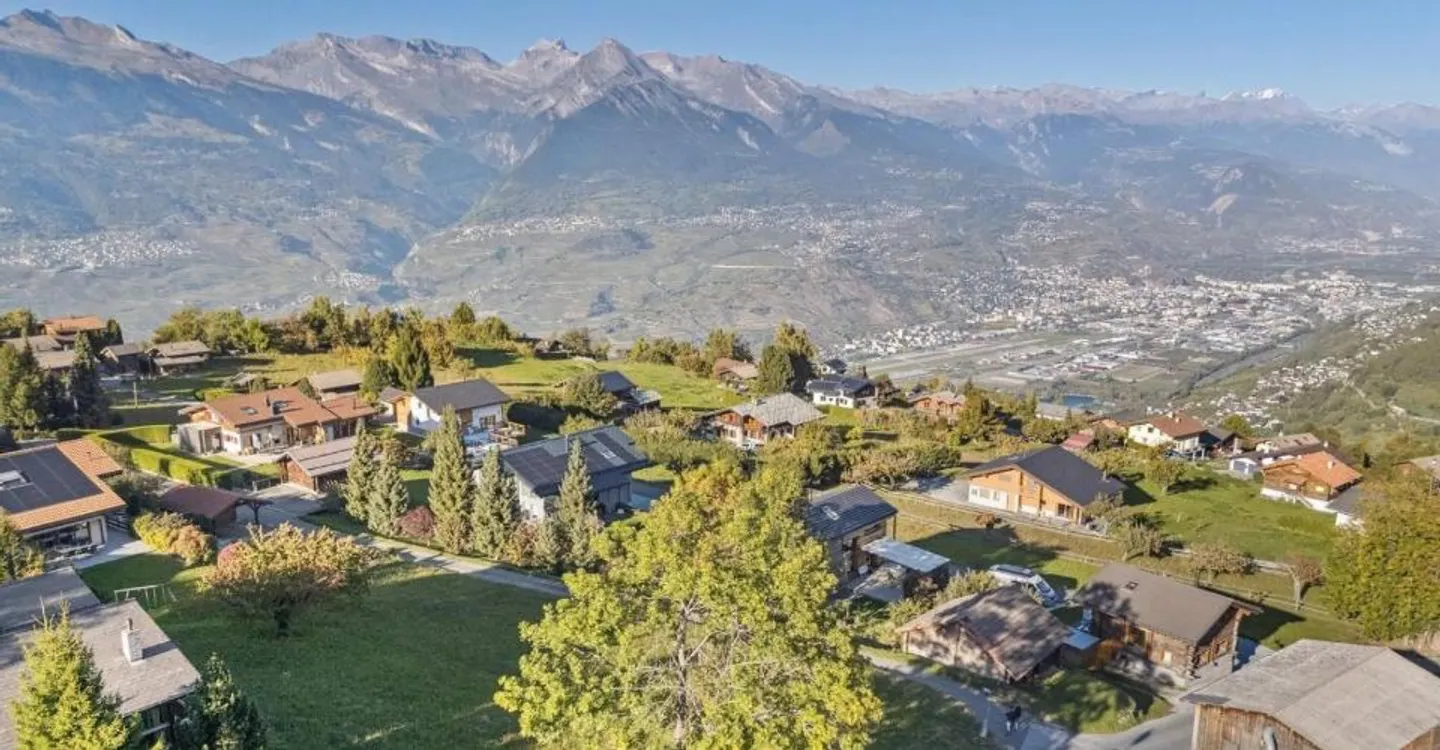 707 m2 da costruire nel cuore di un quartiere residenziale! - Foto 4 di 5