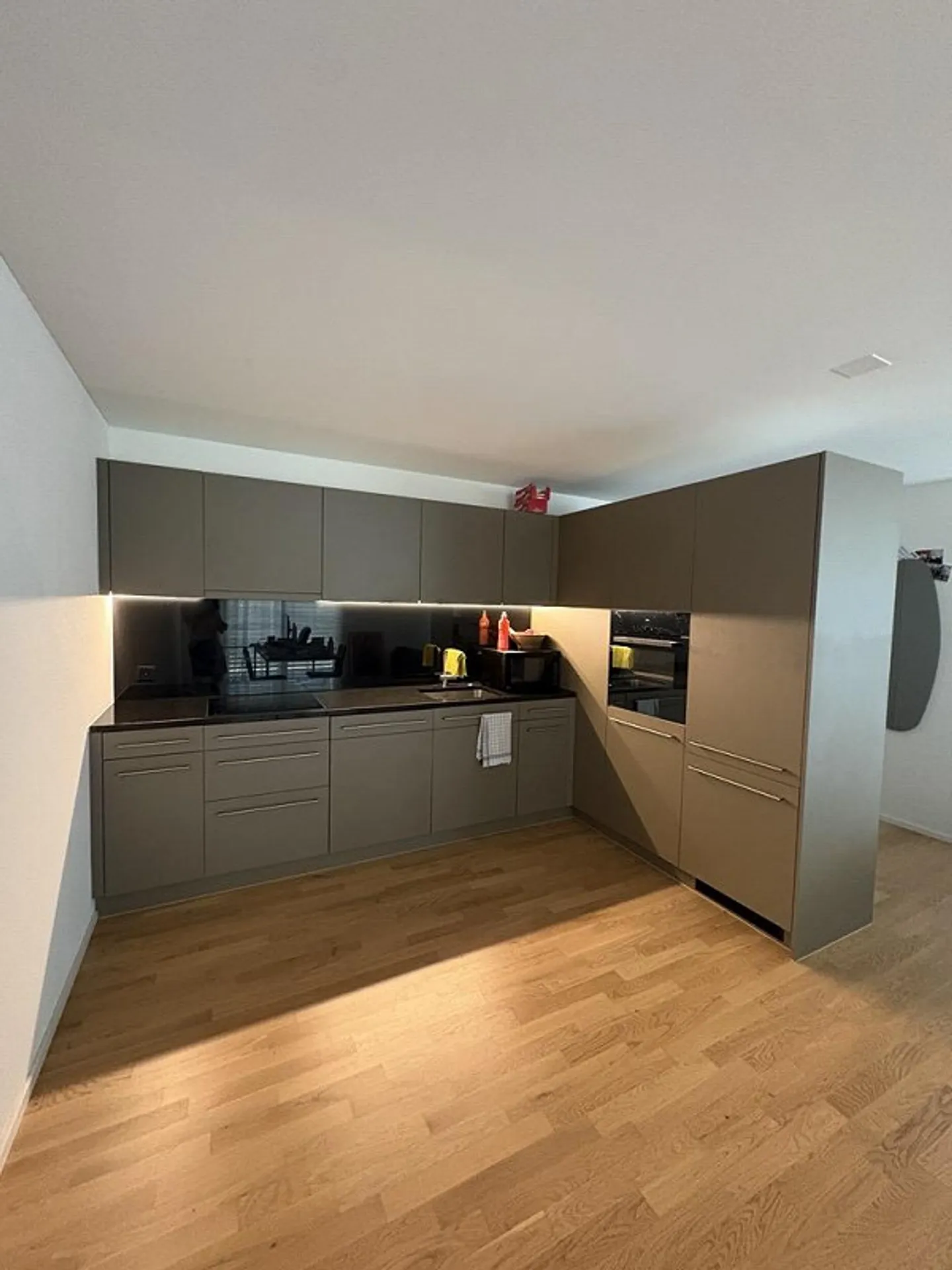 Modern 2.5-room apartment with large terrace & garden - temporary sublet - Photo 4 of 11