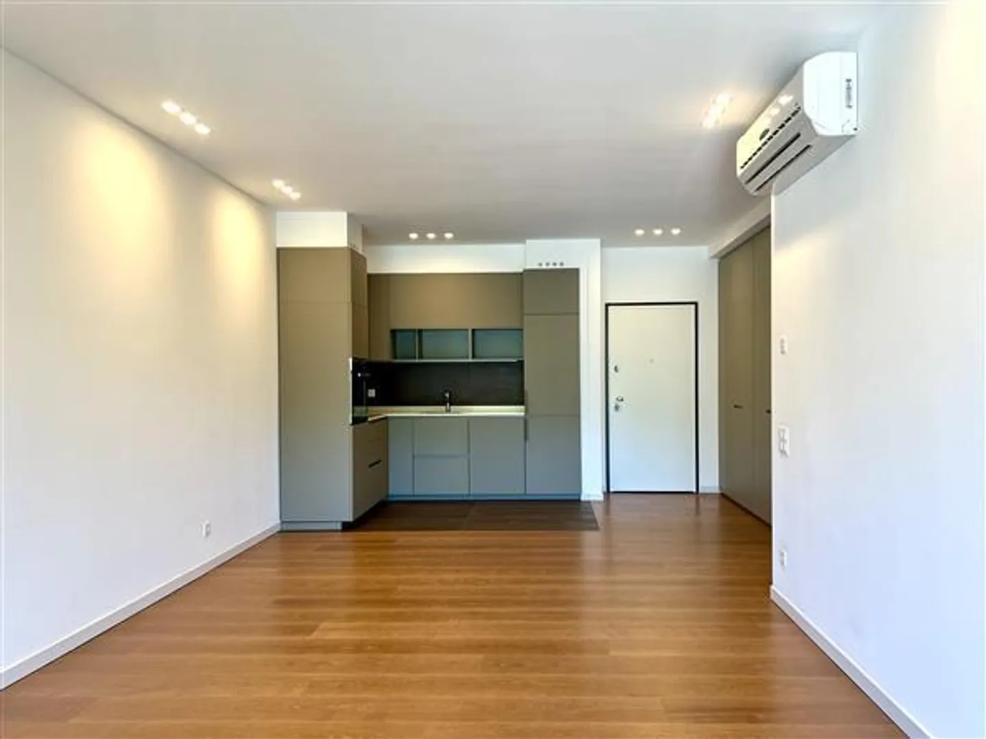 Bissone: 2.5 Room Apartment - Photo 2 of 6