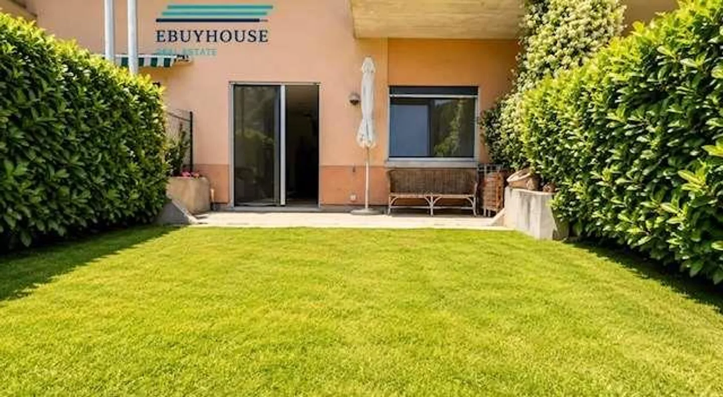 Terraced house with lake view and private garden - Photo 8 of 13