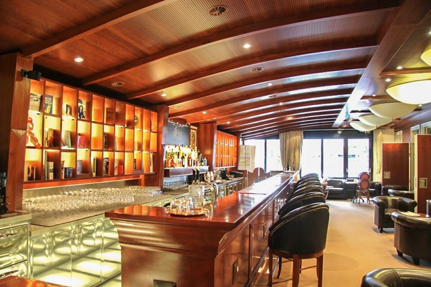 Spazio Commerciale nel Centro di Crans-Montana - Foto 4 di 8