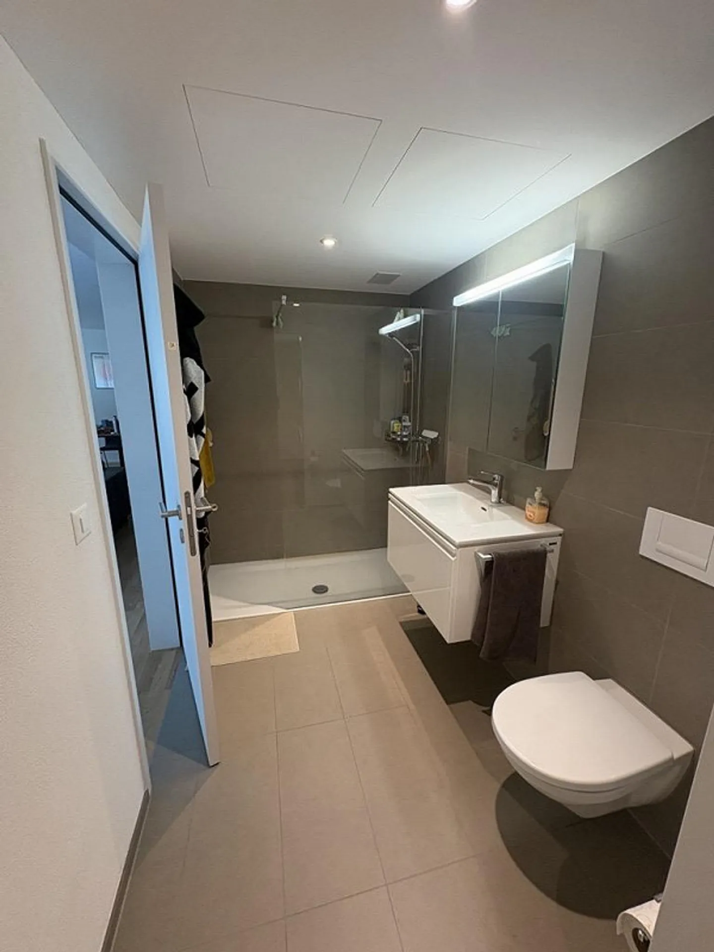 Modern 2.5-room apartment with large terrace & garden - temporary sublet - Photo 8 of 11