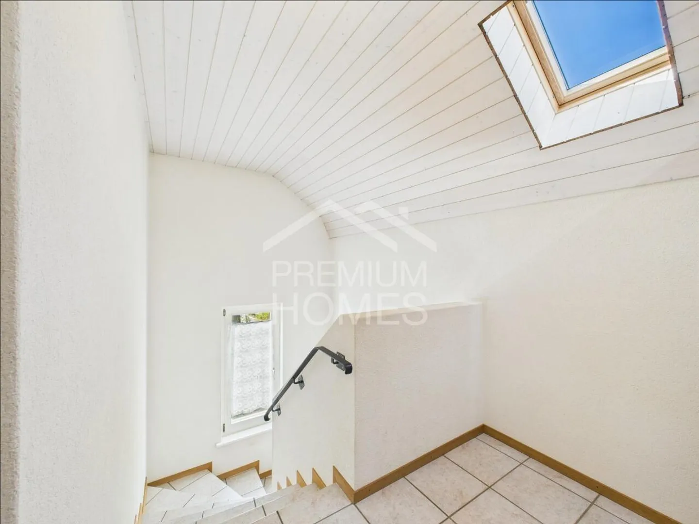 Idillio familiare con vista lontana e riserva di terreno edificabile - Foto 5 di 12