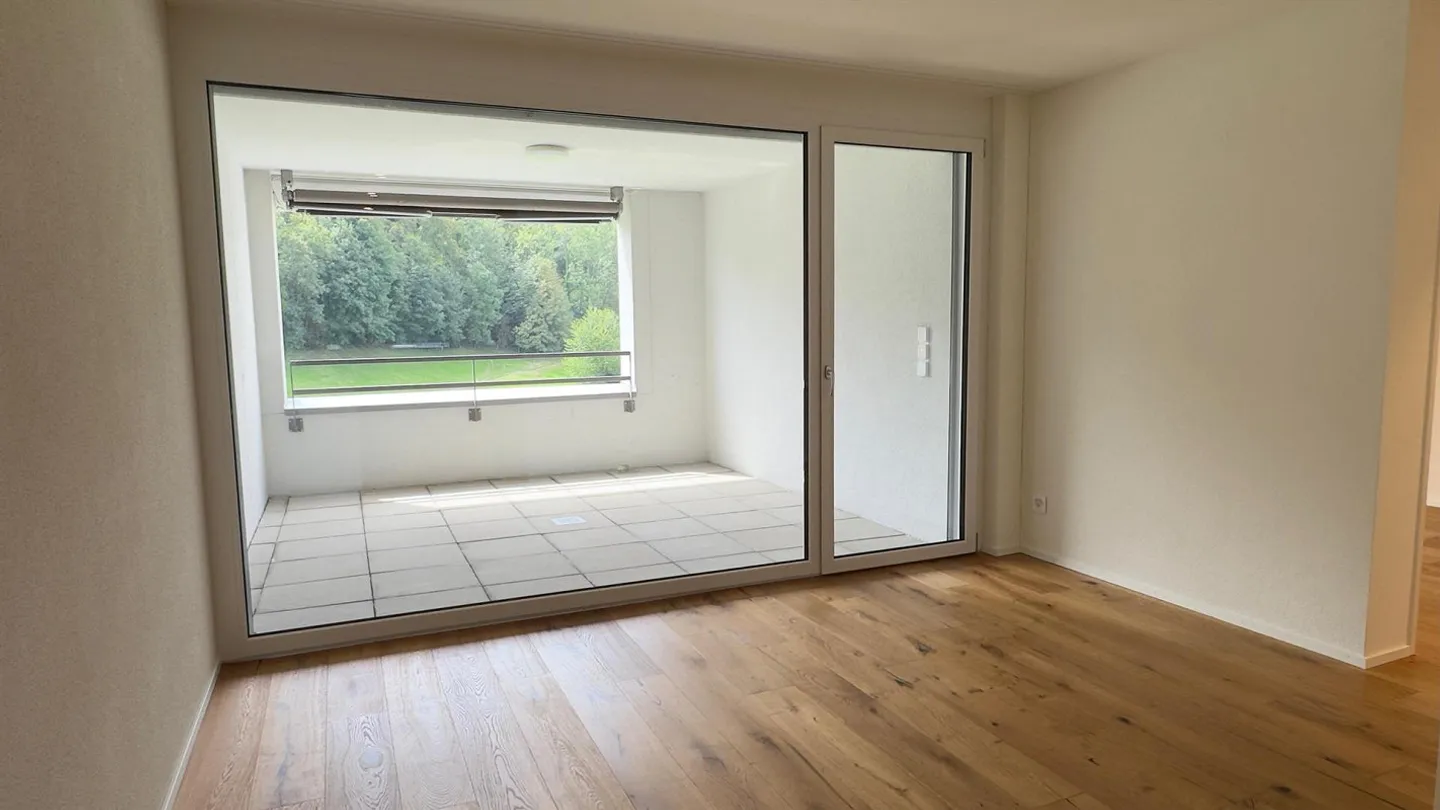 Moderne 3½-Zimmer-Wohnung mit Loggia - Foto 3 von 11