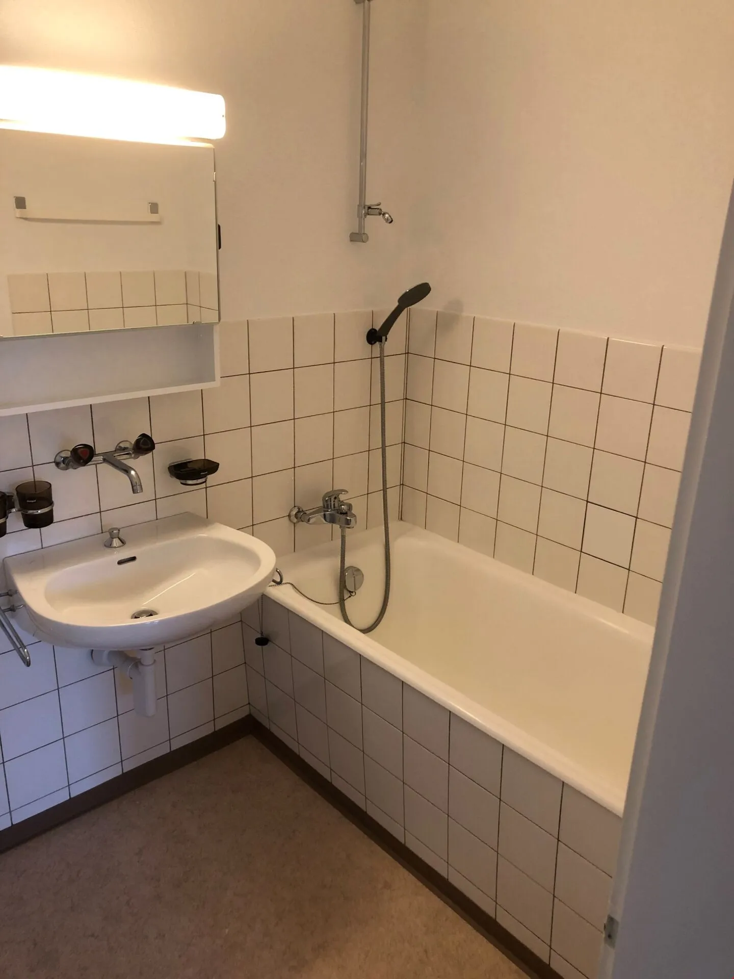 Appartamento semplice di 4,5 stanze vicino al centro - Foto 2 di 5