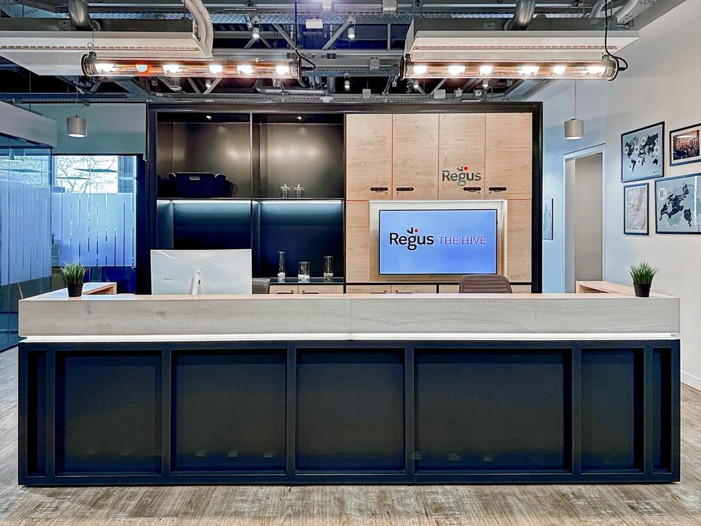 Offener Büroraum für 10 Personen in Regus Meyrin - Foto 4 von 16