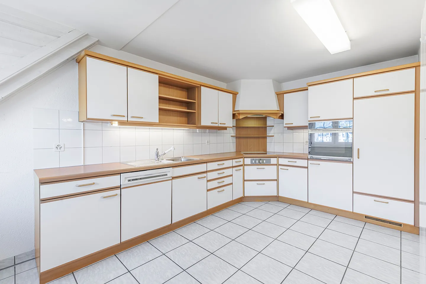 Short distances and plenty of space to live - Photo 3 of 9
