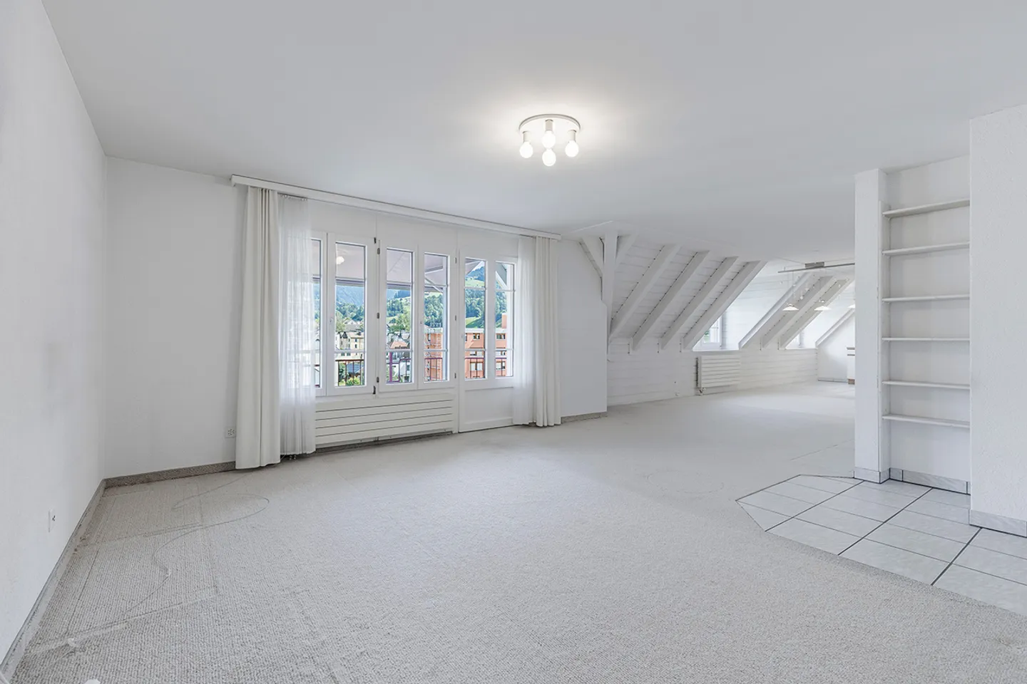 Short distances and plenty of space to live - Photo 2 of 9
