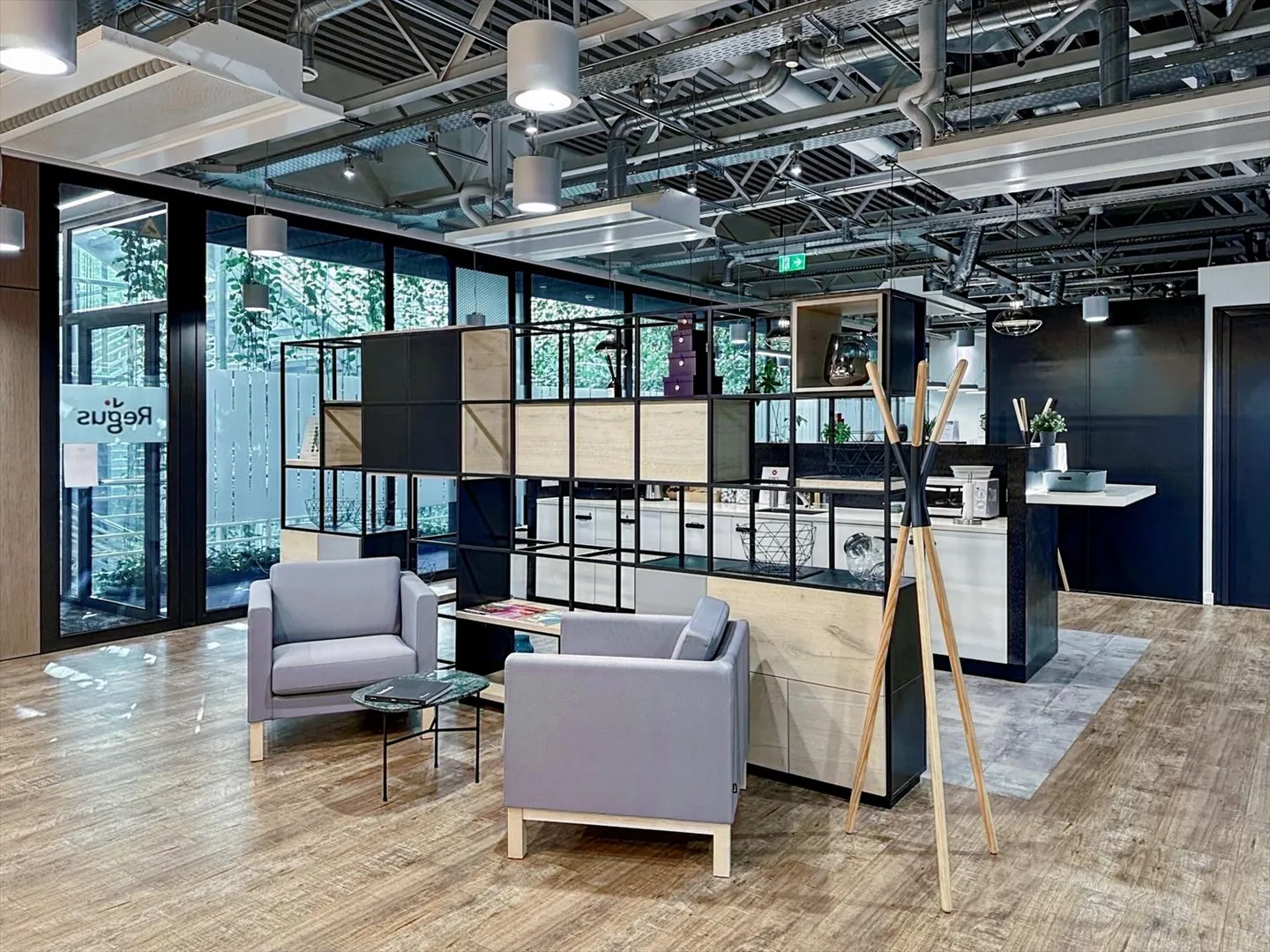 Offener Büroraum für 10 Personen in Regus Meyrin - Foto 7 von 16