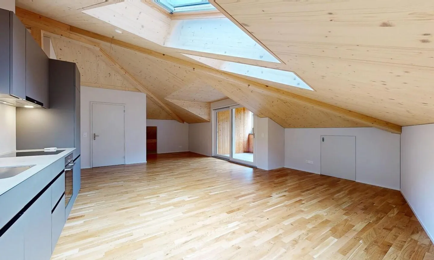 Appartement en attique 2,5 pièces avec vue dégagée à Spiringen - Photo 4 sur 11