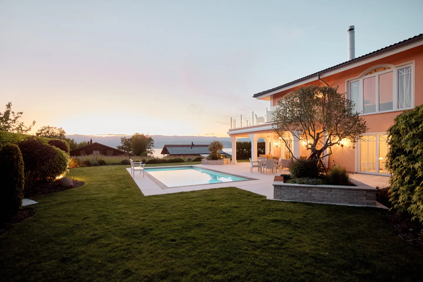 SENSO DI VACANZA: VILLA CON VISTA SUL LAGO DI NEUCHÂTEL - Foto 14 di 16