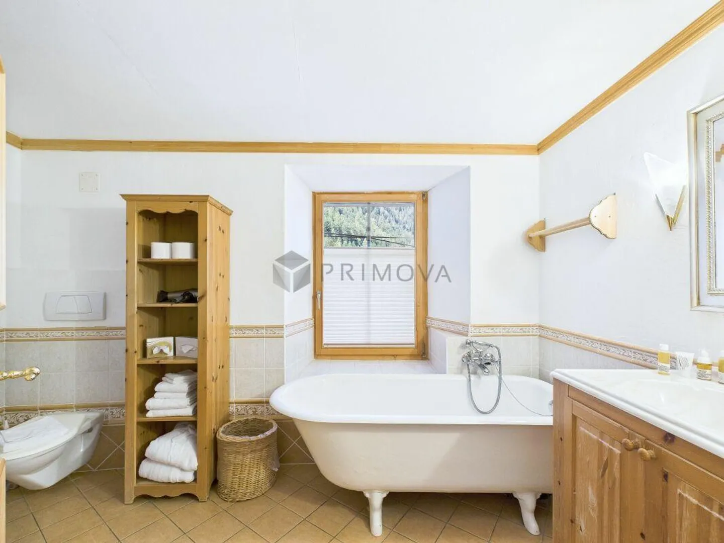 Hotel & Restaurant with Apartments in Miralago - Photo 6 of 19