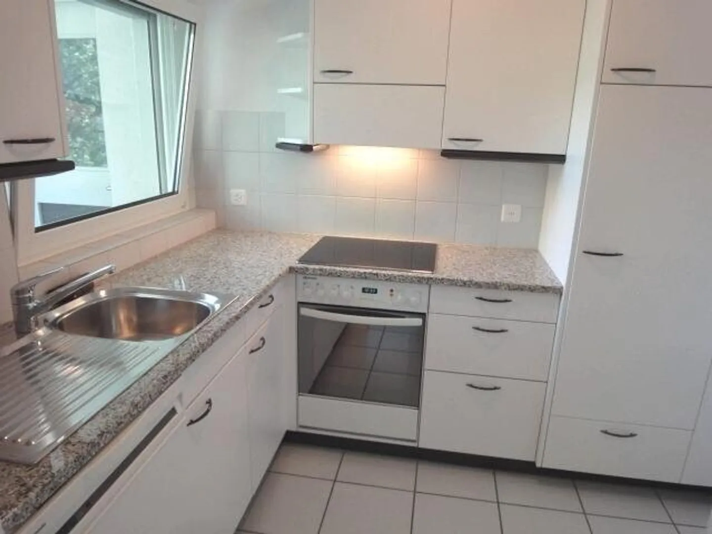 Appartement 2,5 pièces cosy - Photo 2 sur 7