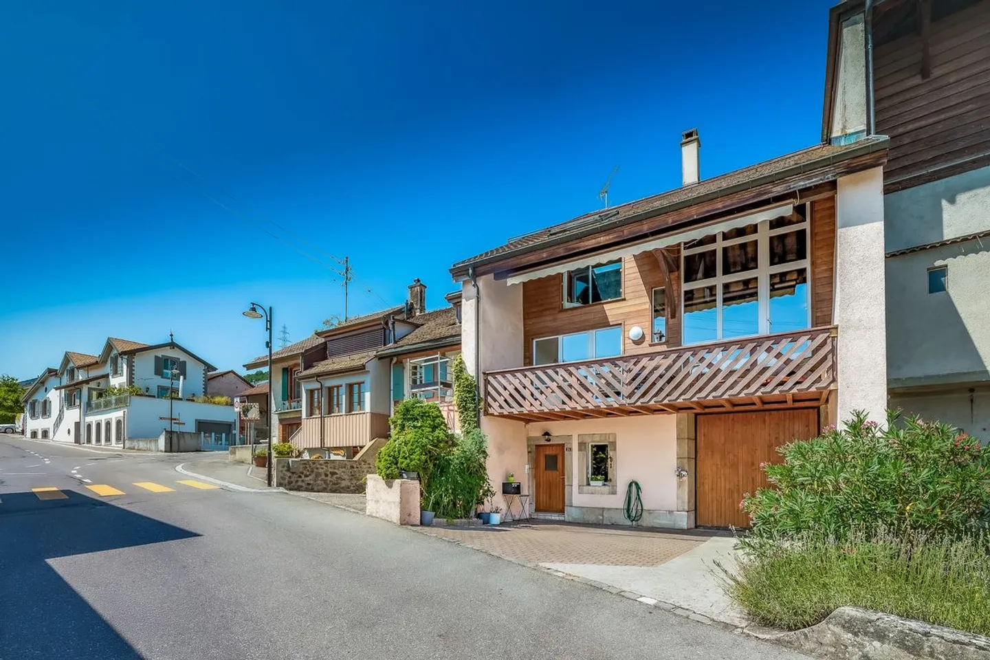 Stepped house for sale - Photo 2 of 7