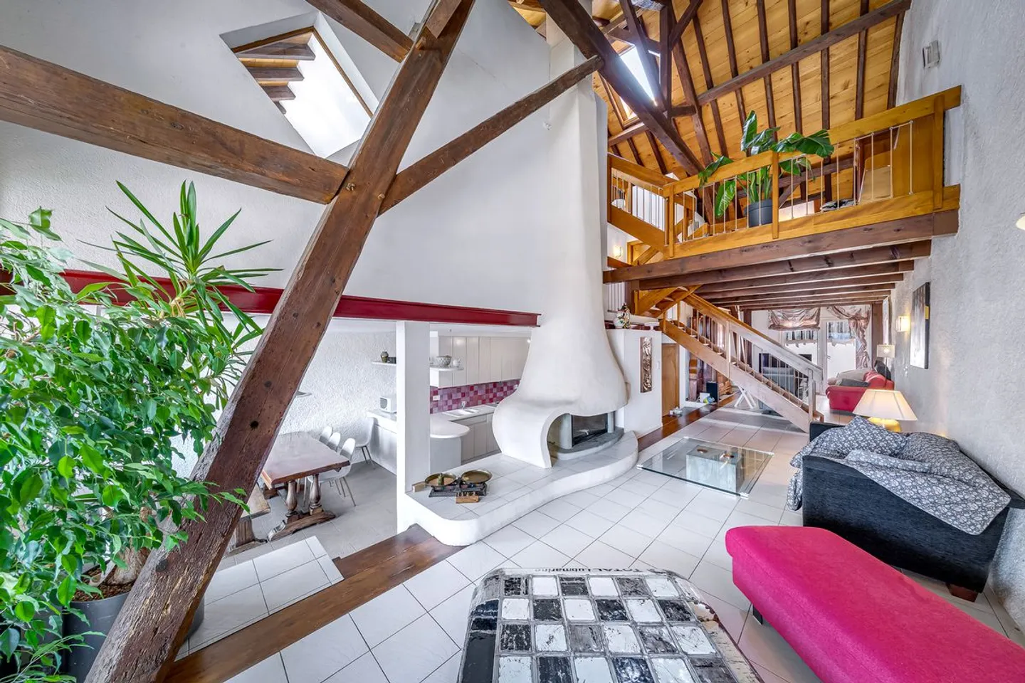 Stepped house for sale - Photo 3 of 7