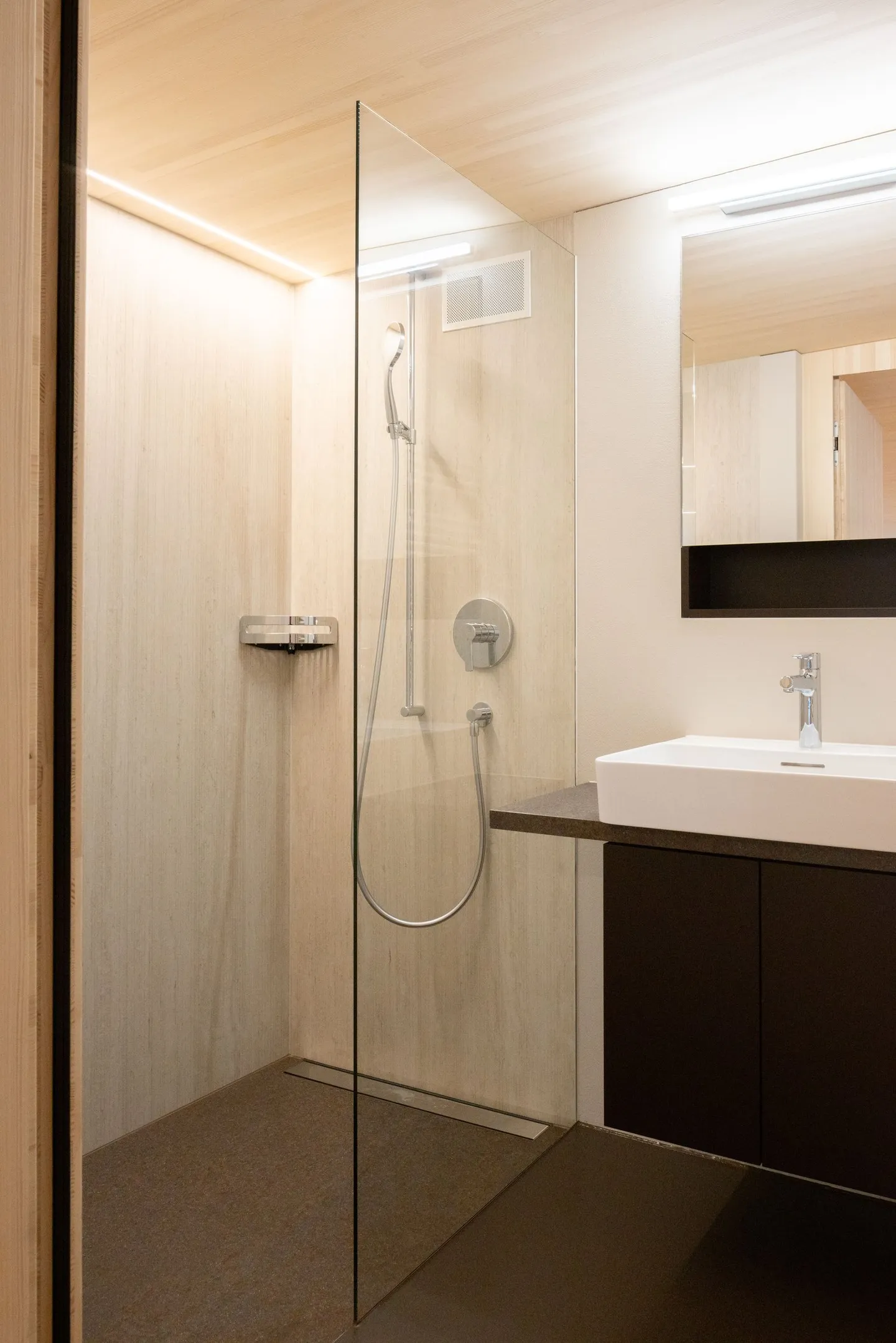 Appartement de style loft à louer sur la promenade du lac à Brunnen, SZ - Photo 10 sur 13