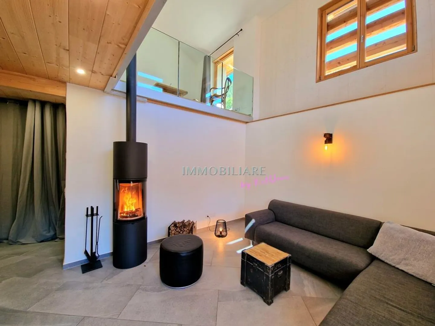 Rustique Élégant en Style Loft, avec Bâtiment Annexe, Village Montagnard à 1 100 m, Transports Publics - Photo 4 sur 24