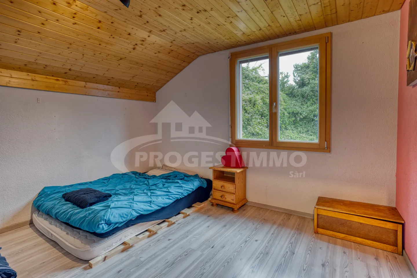Spacious Family Villa - Photo 10 of 13