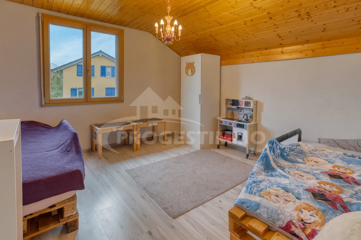 Spacious Family Villa - Photo 11 of 13