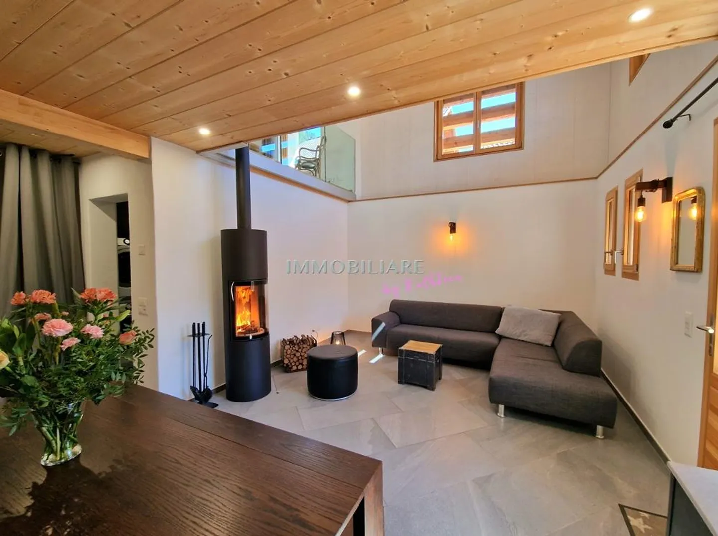 Rustique Élégant en Style Loft, avec Bâtiment Annexe, Village Montagnard à 1 100 m, Transports Publics - Photo 6 sur 24