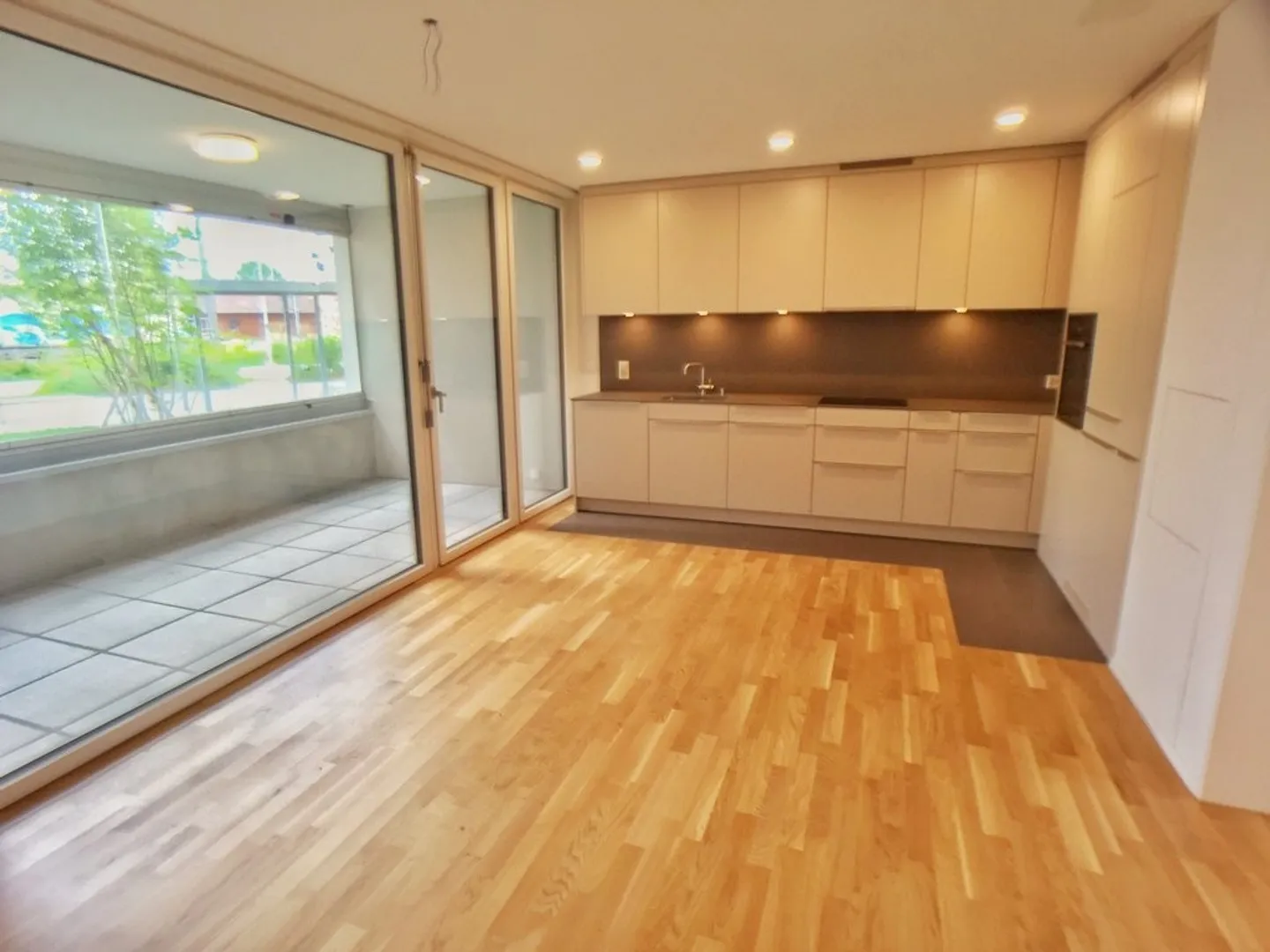 Modern apartment on the ground floor - Photo 2 of 10