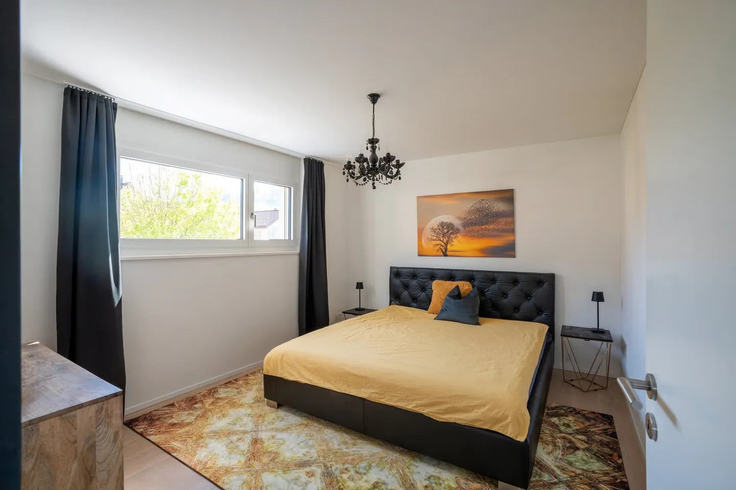 Luxurious Single-Family Home with Private Garden Oasis and Pool - Photo 14 of 24