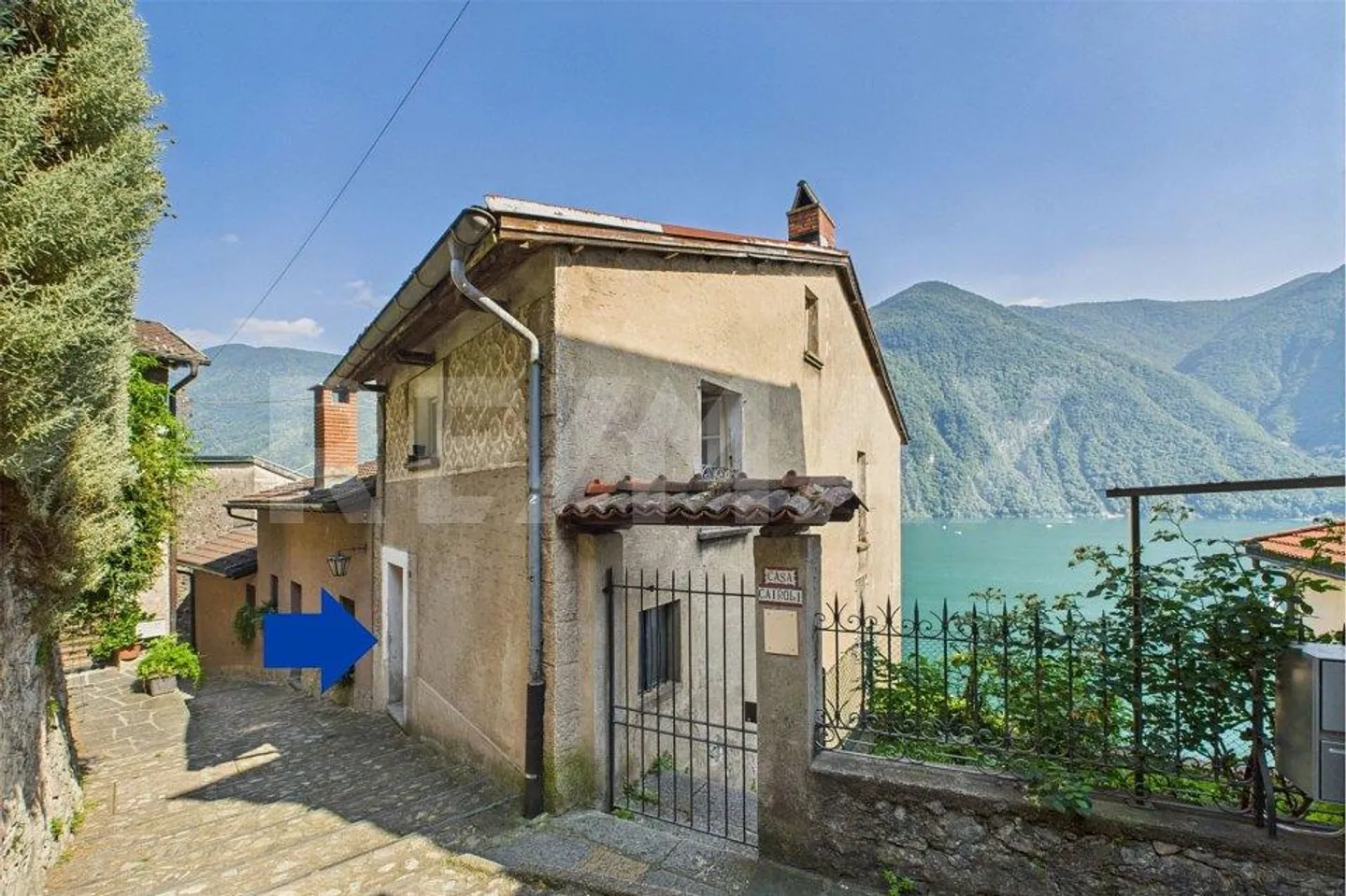 Renovation project: House and Rustico in Gandria with magnificent lake view! - Photo 1 of 11