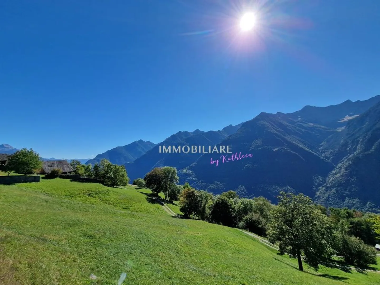 Rustique Élégant en Style Loft, avec Bâtiment Annexe, Village Montagnard à 1 100 m, Transports Publics - Photo 16 sur 24