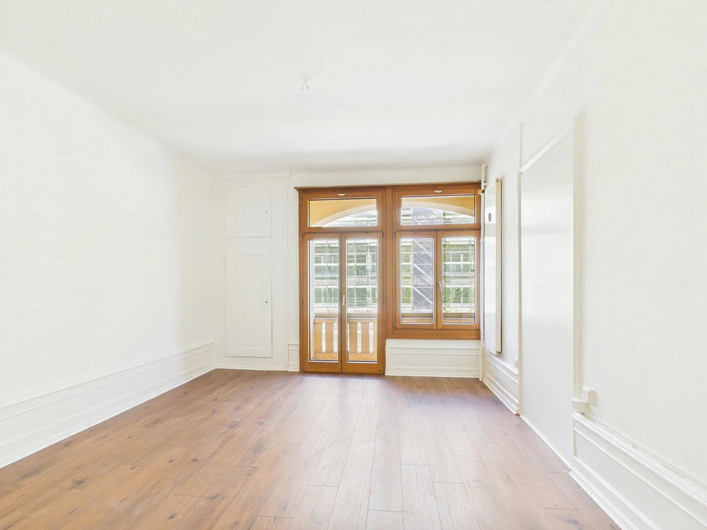 Multi-family house with 9 apartments and 2 gastronomy businesses in Basel for sale... - Photo 2 of 13
