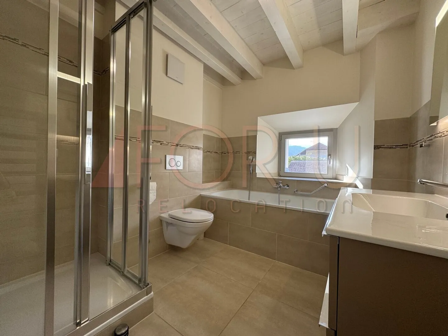 Bellissimo triplex di 6 stanze, insolito e tranquillo con giardino a Vessy - Foto 8 di 13