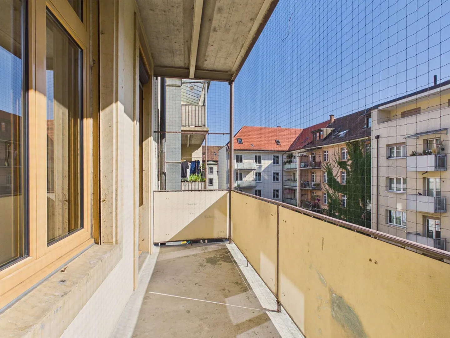 Multi-family house with 9 apartments and 2 gastronomy businesses in Basel for sale... - Photo 11 of 13