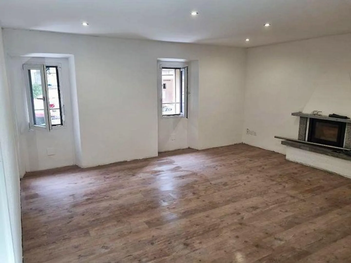 3-Familienhaus an sonniger, zentraler Aussichtslage - Foto 2 von 13