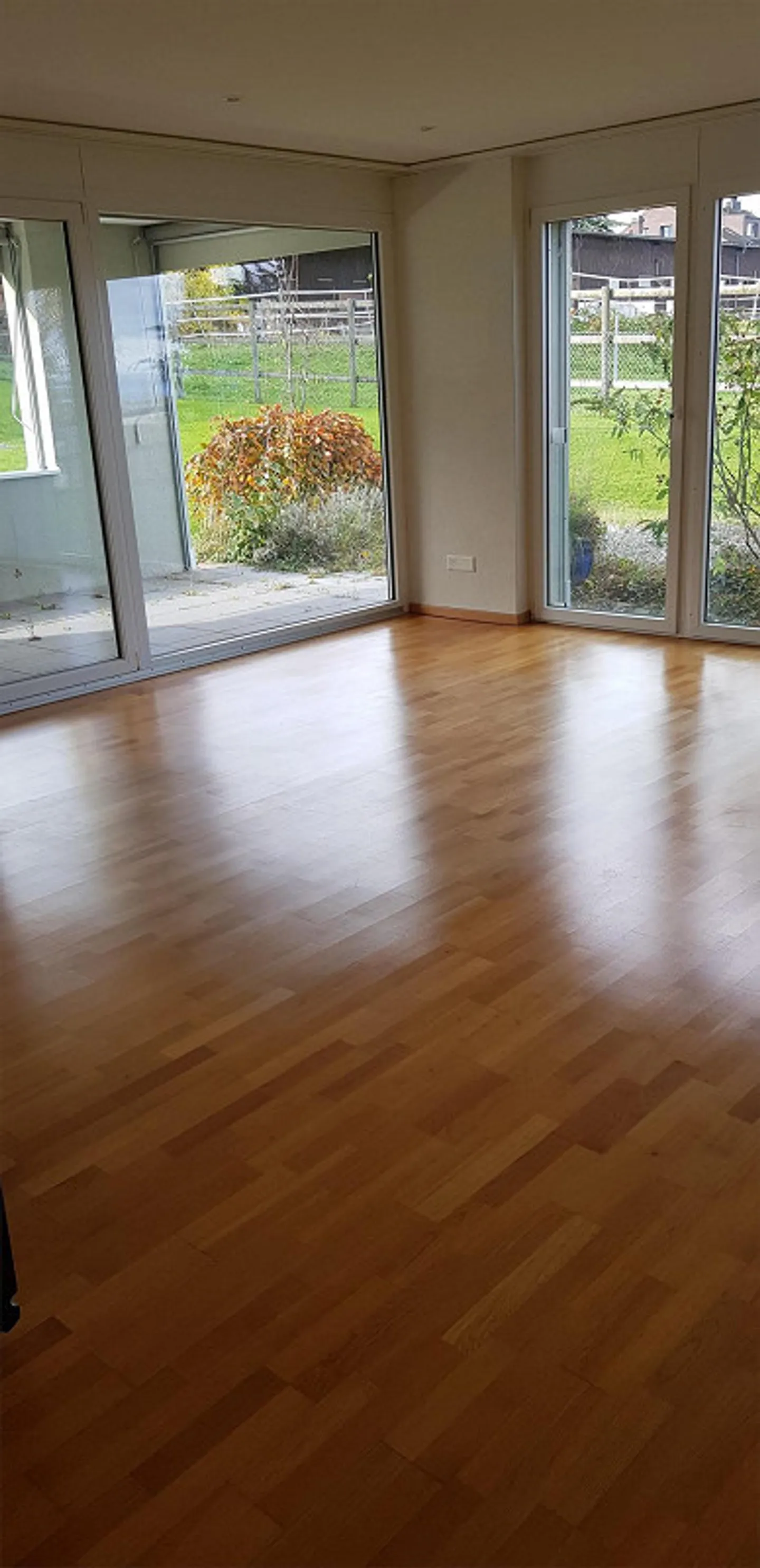 In the village center, renovated 3.5 room apartment on the ground floor - Photo 1 of 9