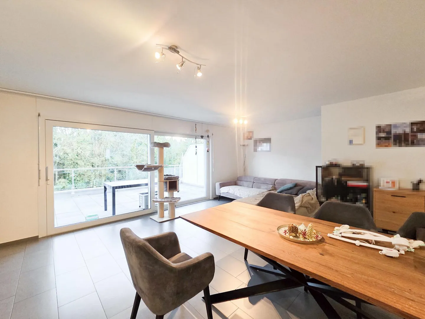 Moderne 3.5-Zimmerwohnung mit Balkon - Foto 2 von 13