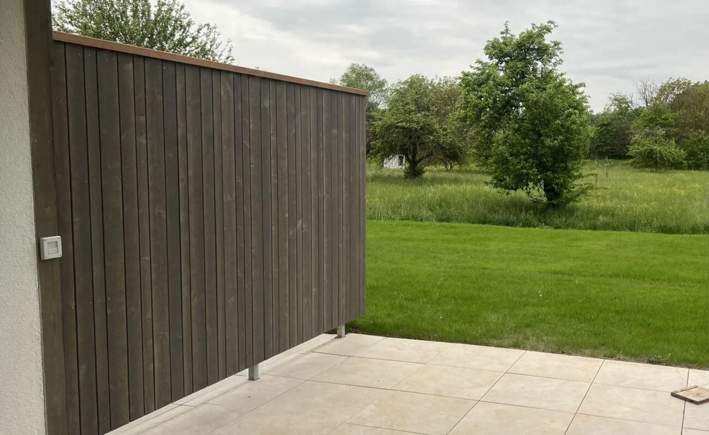 Beautiful "Row House" in the Green with Plenty of Living Space. - Photo 3 of 15