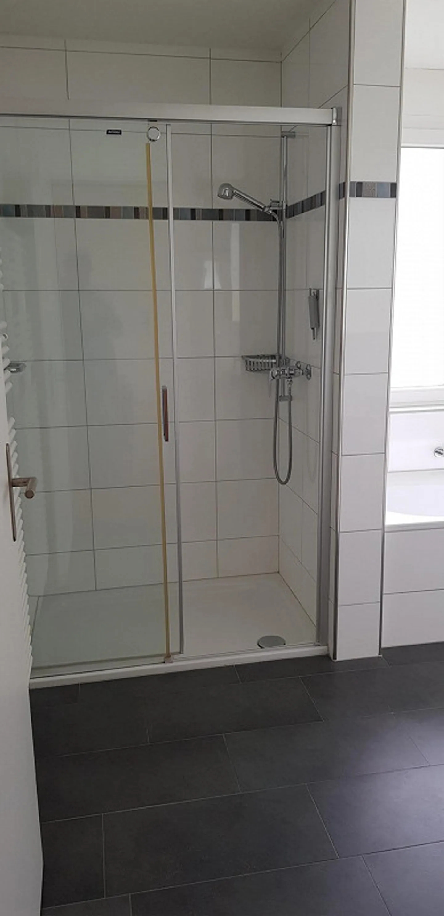 In the village center, renovated 3.5 room apartment on the ground floor - Photo 5 of 9