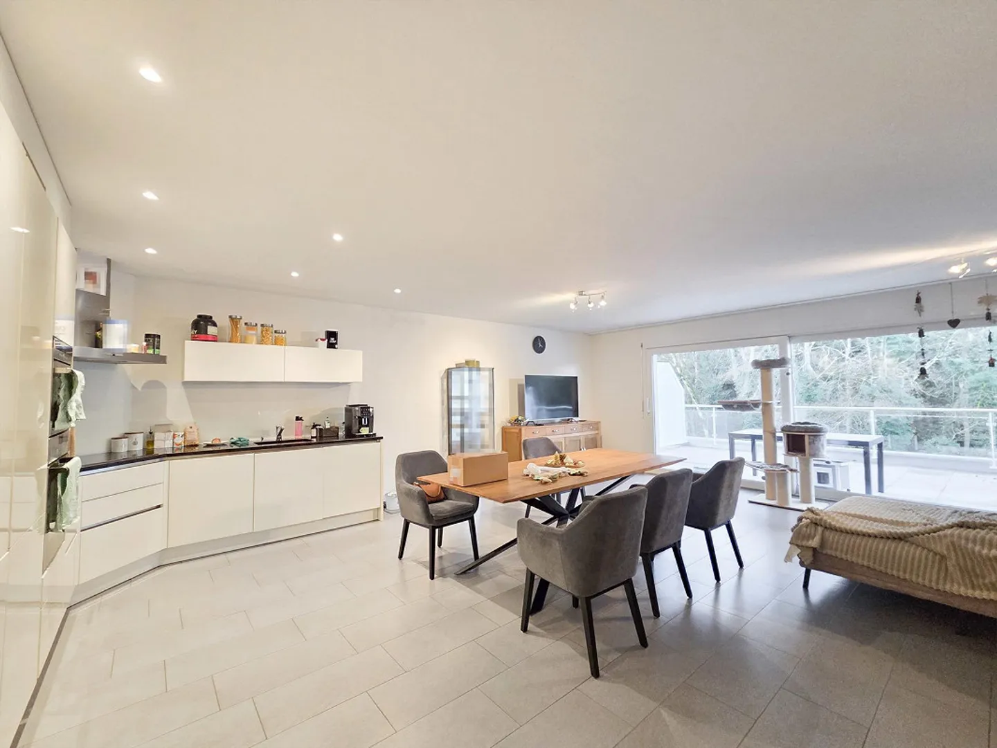 Moderne 3.5-Zimmerwohnung mit Balkon - Foto 1 von 13