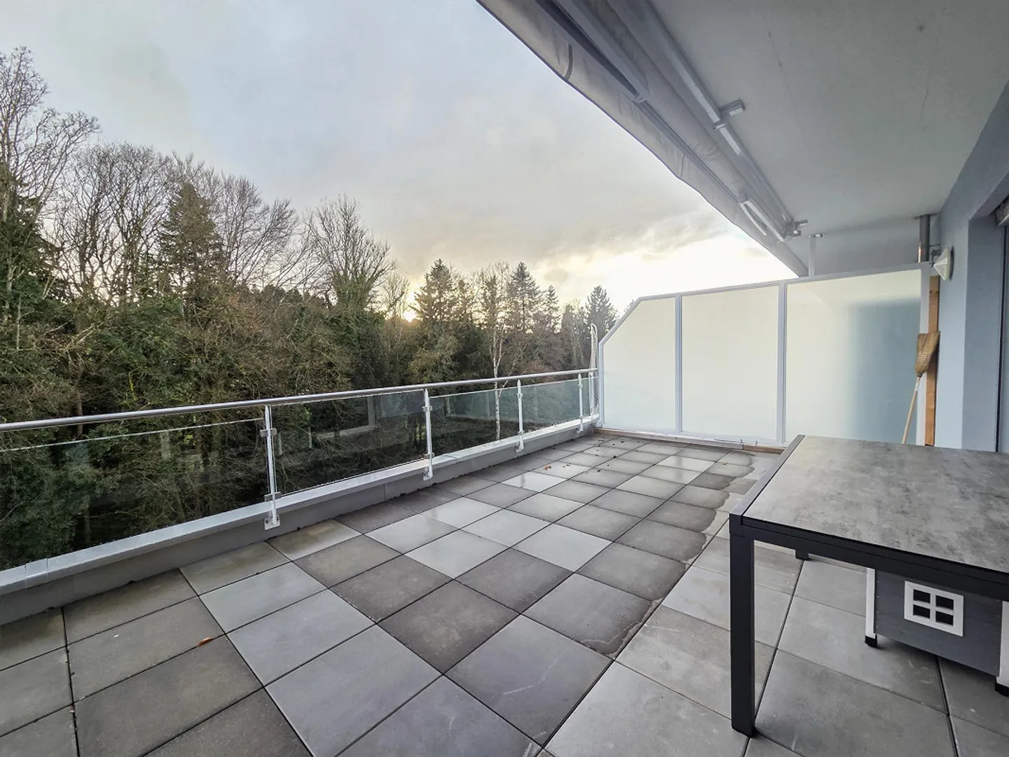 Moderne 3.5-Zimmerwohnung mit Balkon - Foto 11 von 13