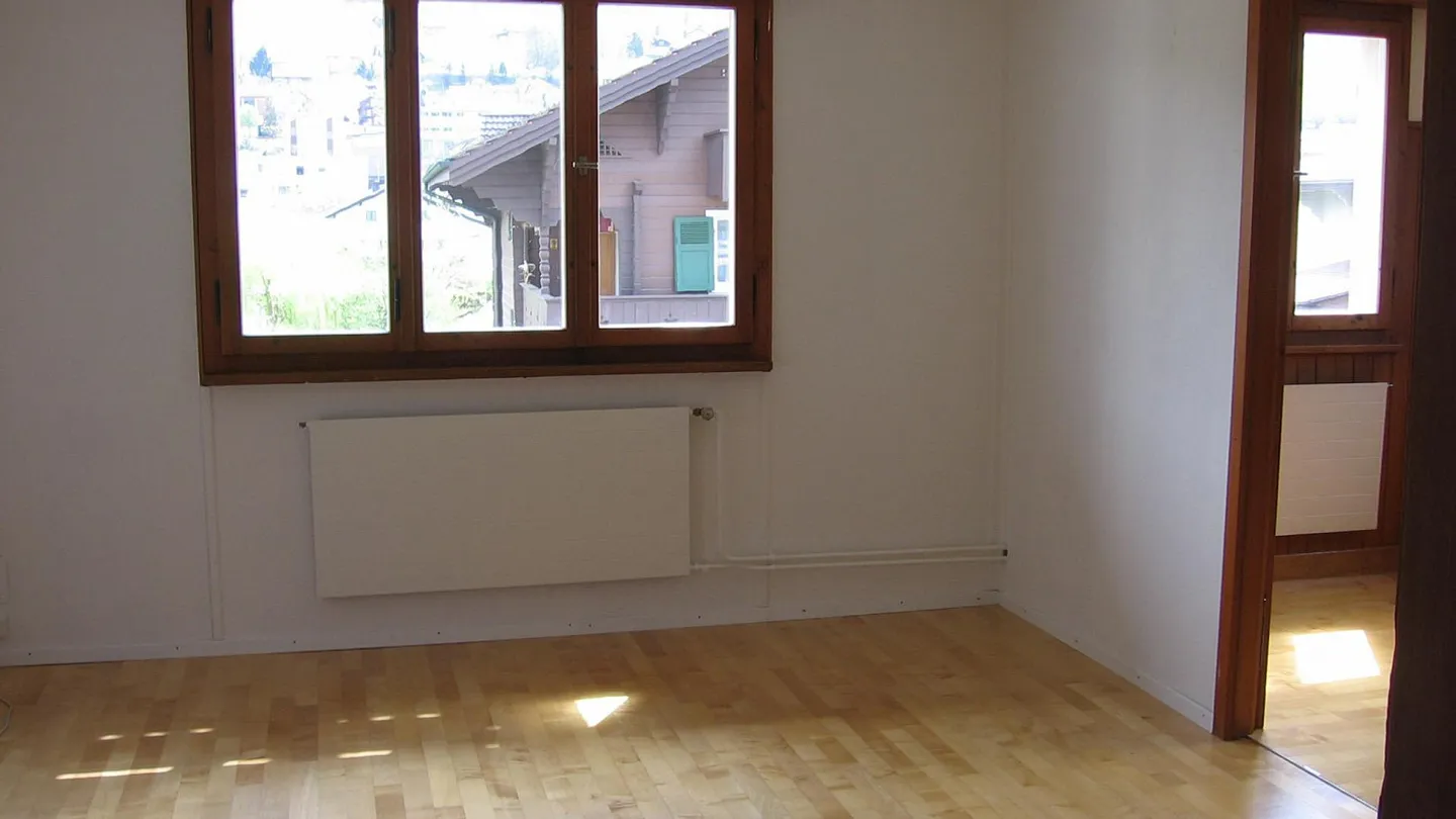 4-room apartment with south balcony and view of the Buochserhorn - Photo 3 of 6