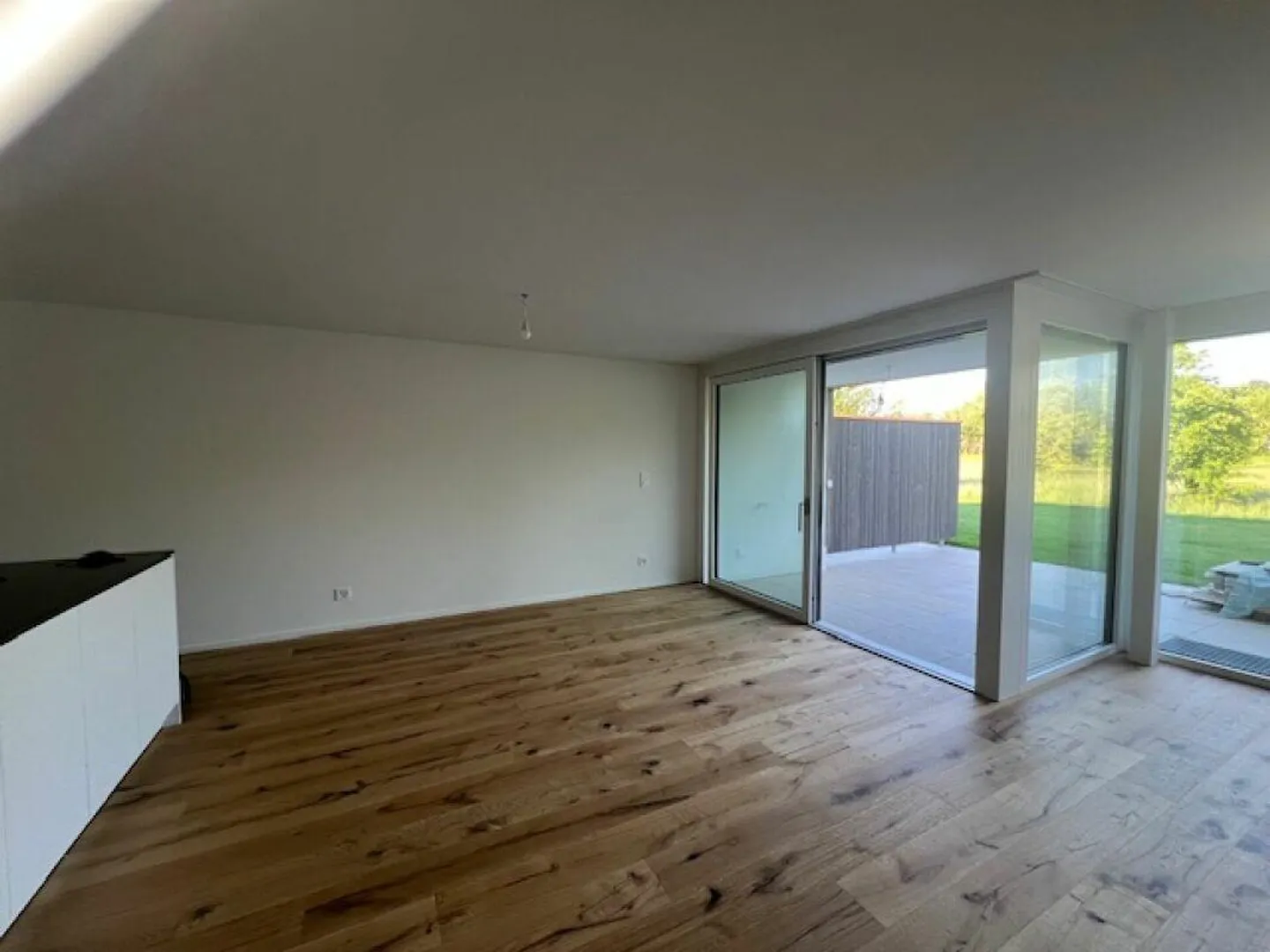 Beautiful "Row House" in the Green with Plenty of Living Space. - Photo 6 of 15