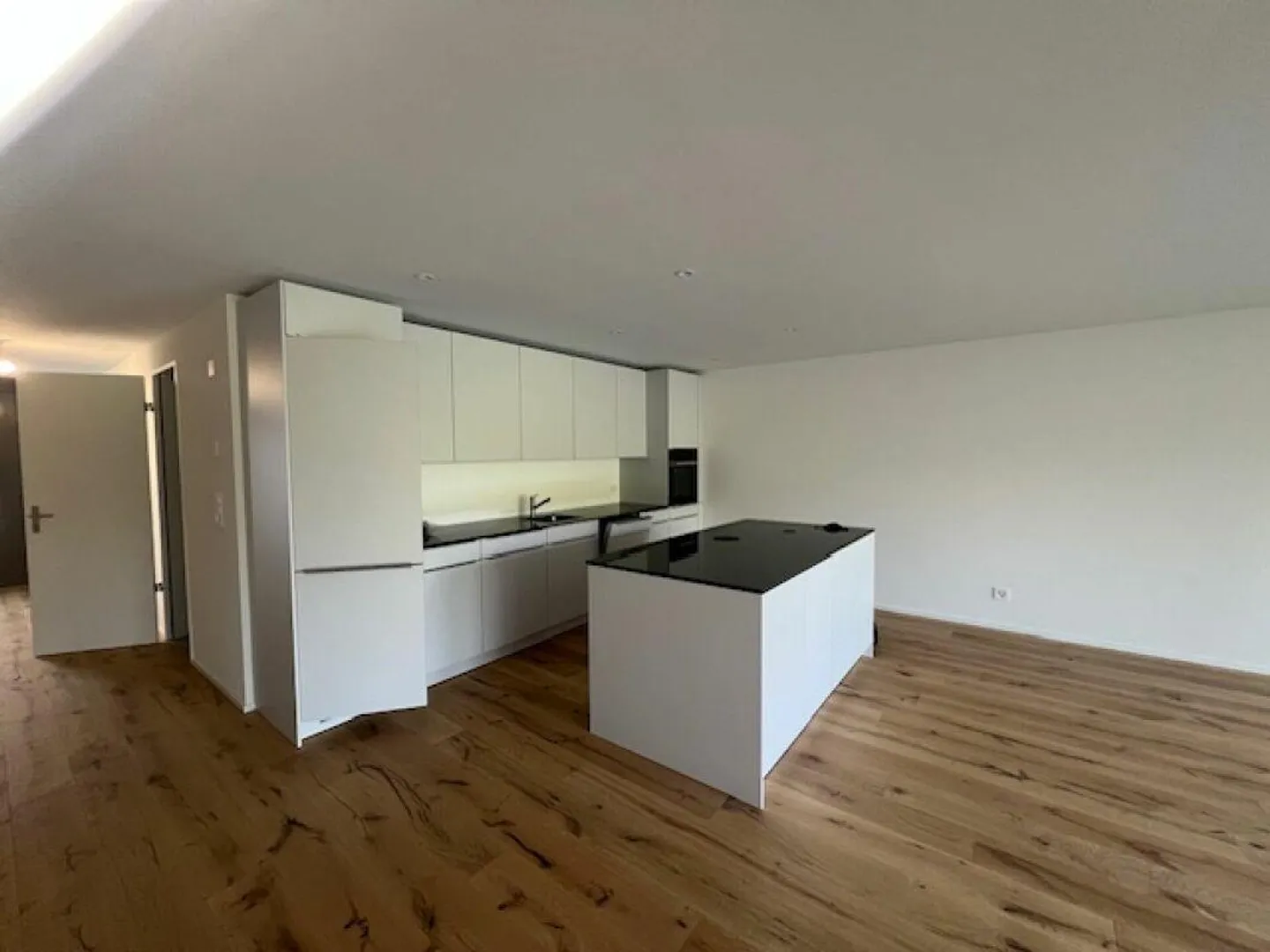 Beautiful "Row House" in the Green with Plenty of Living Space. - Photo 7 of 15